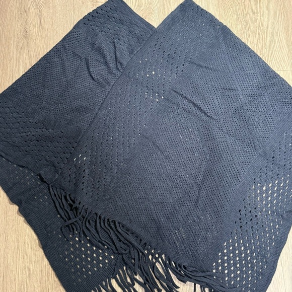 New C-Mode One Size Navy Knit Poncho Shawl Wrap - Picture 2 of 13